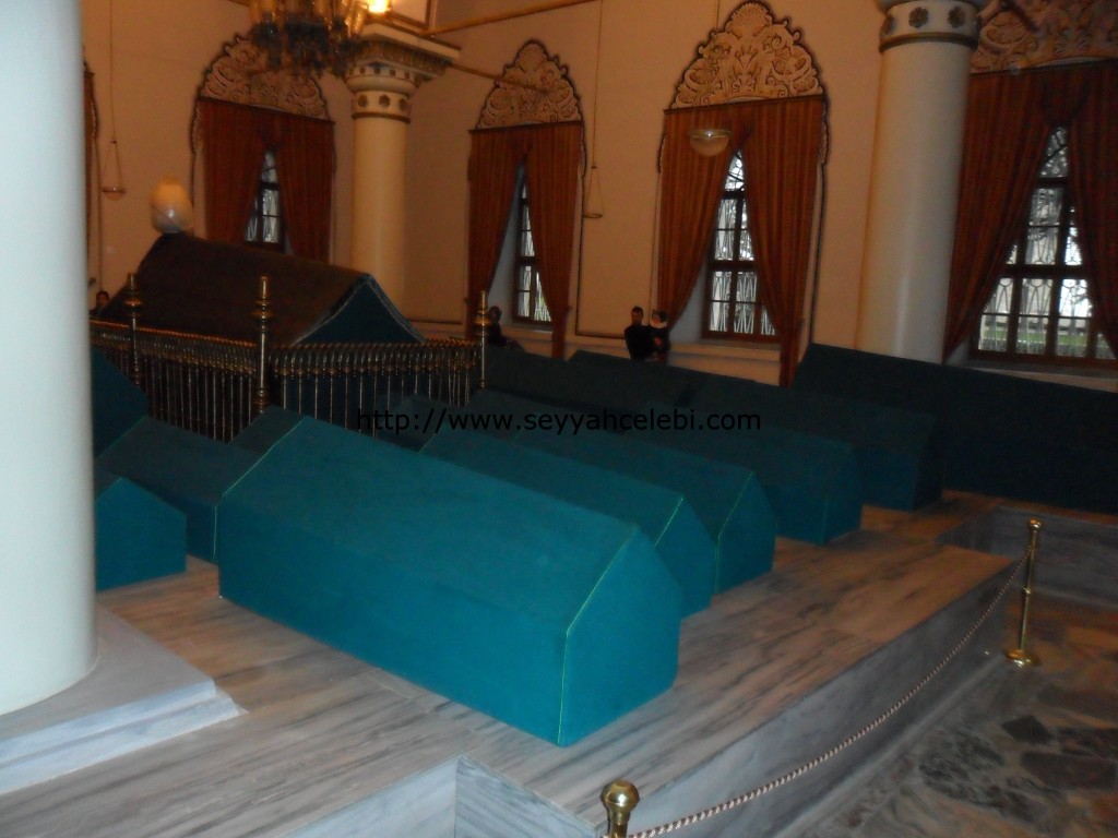 Orhangazi Türbesi Sandukaları