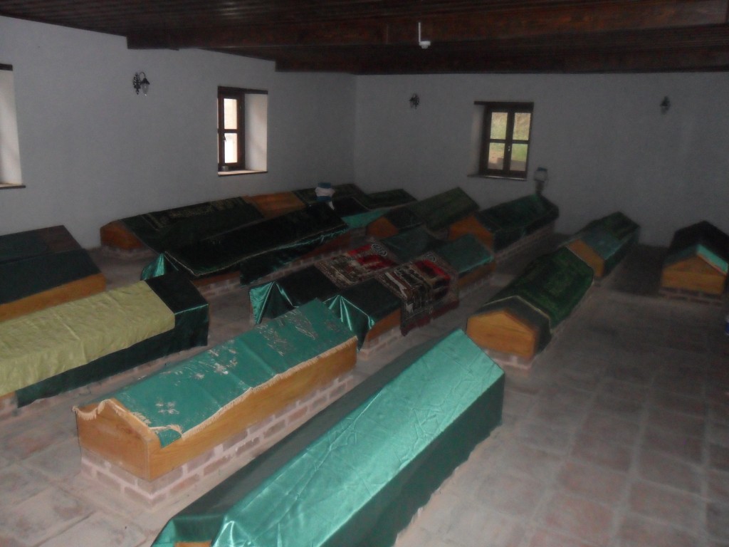 Hasan Bey Türbesi Sandukaları Hasan Bey Türbesi Sandukaları