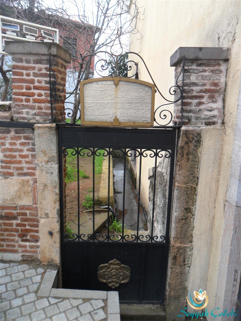 I.Murad Türbesi Yan Kapı